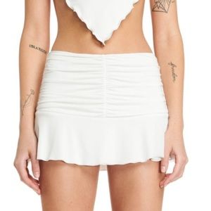 White circle skirt. I am Gia